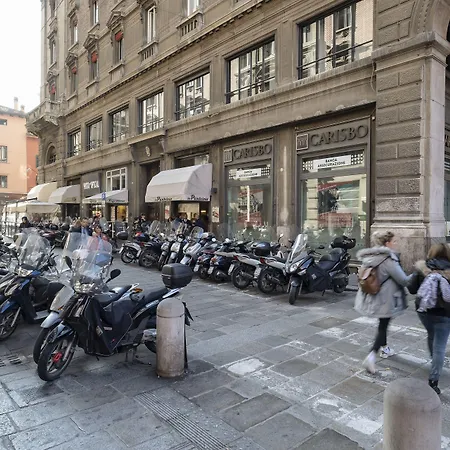 Monolocale Tra Piazza Del Nettuno E Le Due Torri Appartamento *